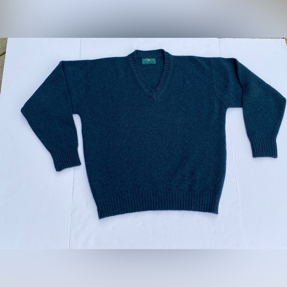 Alan Paine Lambs Wool V-neck Blue Pullover Sweater